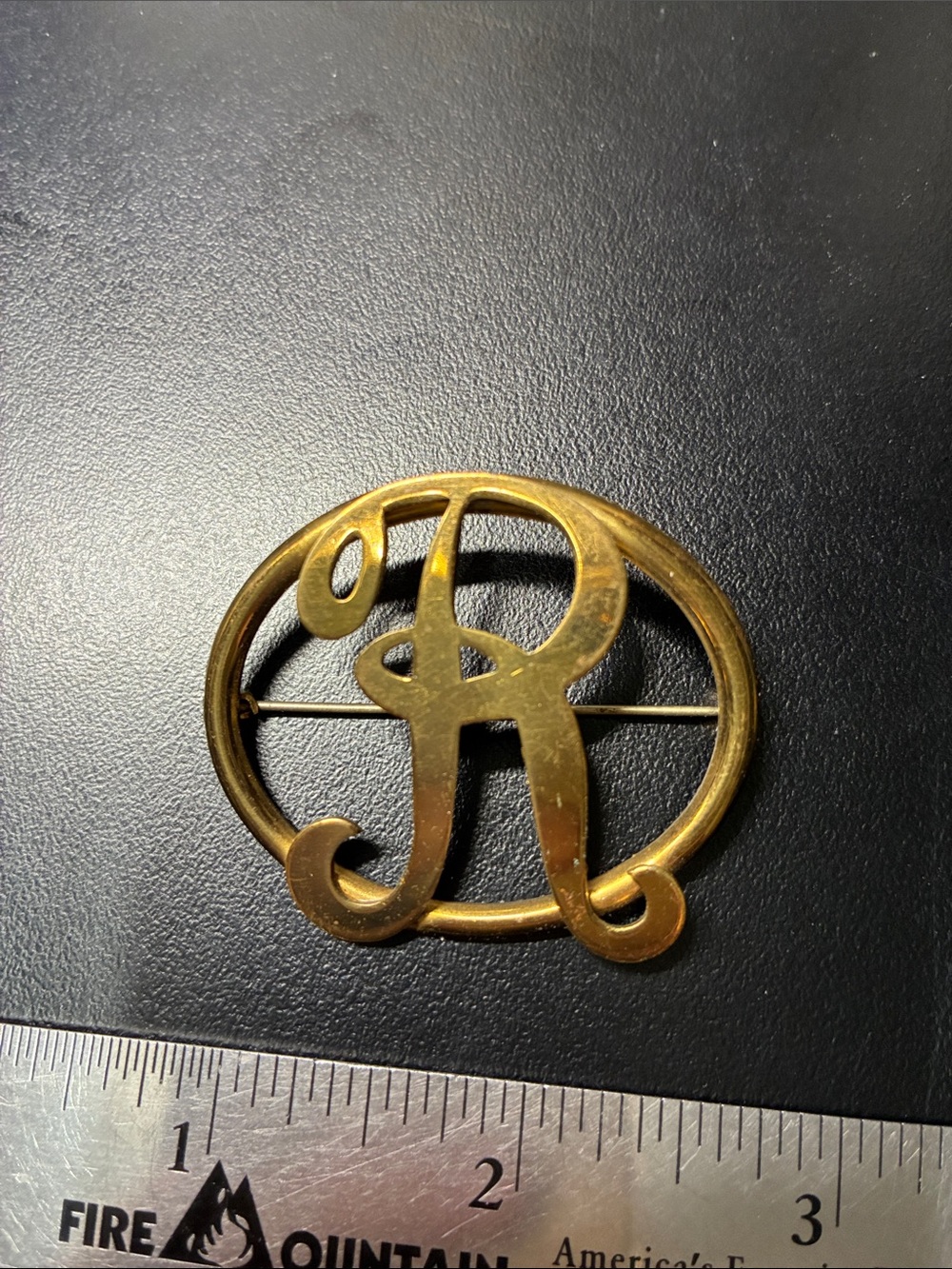 Gold Initial R Monogram Brooch - Picture 7 of 7